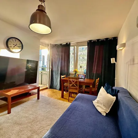 White 3 Metro Wifi 85'tv Netflix Disney+ Hbo Apartment Warsaw