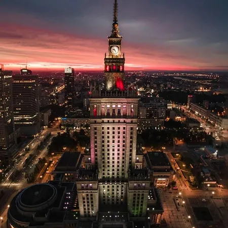 White 3 Metro Wifi 85'tv Netflix Disney+ Hbo Warsaw