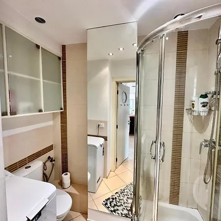 White 3 Metro Wifi 85'tv Netflix Disney+ Hbo * Warsaw