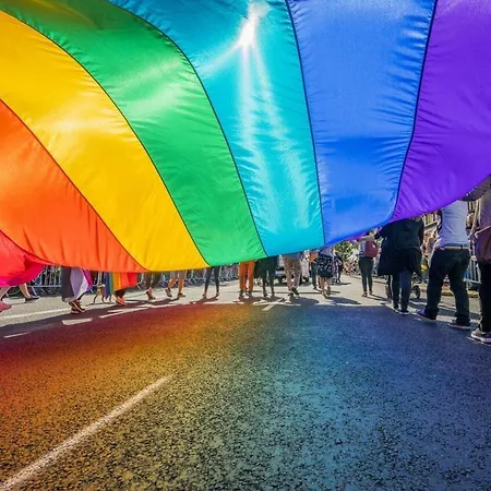 White 3 Metro Wifi 85'tv Netflix Disney+ Hbo *