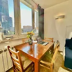 White 3 Metro Wifi 85'tv Netflix Disney+ Hbo Lägenhet